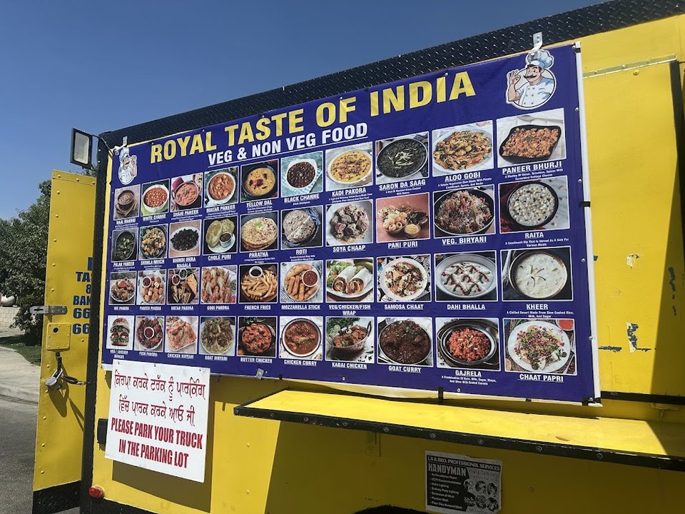 Dish list showing lunch and dinner options.